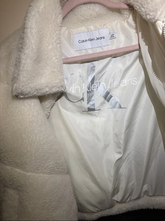 Calvin Klein Off-White Sherpa Puffer Jacket - Picture 4 of 4